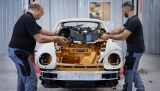 Oddělení Porsche Classic vyrobilo klasický model 911 z originálních dílů