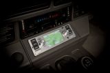 Oddělení JLR Classic představuje moderní multimediální systém určený pro klasické automobily