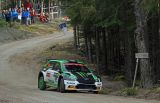 Švédská rallye: Emil Lindholm s privátním vozem ŠKODA vede v kategorii WRC3 – dobrý začátek pro Olivera Solberga