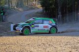 Švédská rallye: Emil Lindholm s privátním vozem ŠKODA vede v kategorii WRC3 – dobrý začátek pro Olivera Solberga