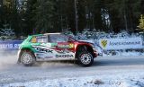 Švédská rallye: Emil Lindholm s privátním vozem ŠKODA vede v kategorii WRC3 – dobrý začátek pro Olivera Solberga