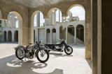 BMW Motorrad představuje speciální modely R nineT 100 Years a R 18 100 Years jako oslavu 100. výročí