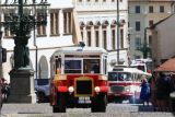 Obrazem: Slavnostní průvod autobusů k výročí 100 let od zahájení pravidelného provozu autobusů v Praze