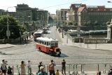 Obrazem: Slavnostní průvod autobusů k výročí 100 let od zahájení pravidelného provozu autobusů v Praze