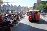 Obrazem: Slavnostní průvod autobusů k výročí 100 let od zahájení pravidelného provozu autobusů v Praze
